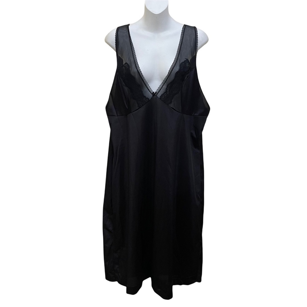 VINTAGE 90's VANDIORA BLACK FULL SLIP V-NECKLINE SHEER LACE  STYLE 1327